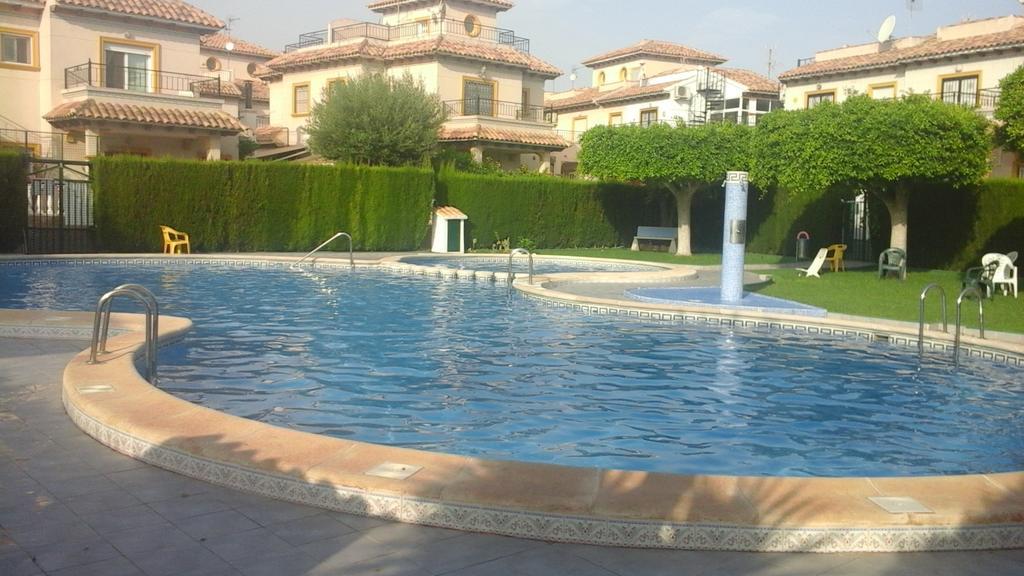 Holiday Home Torre De Pisa ตอร์เรเวียคา ภายนอก รูปภาพ